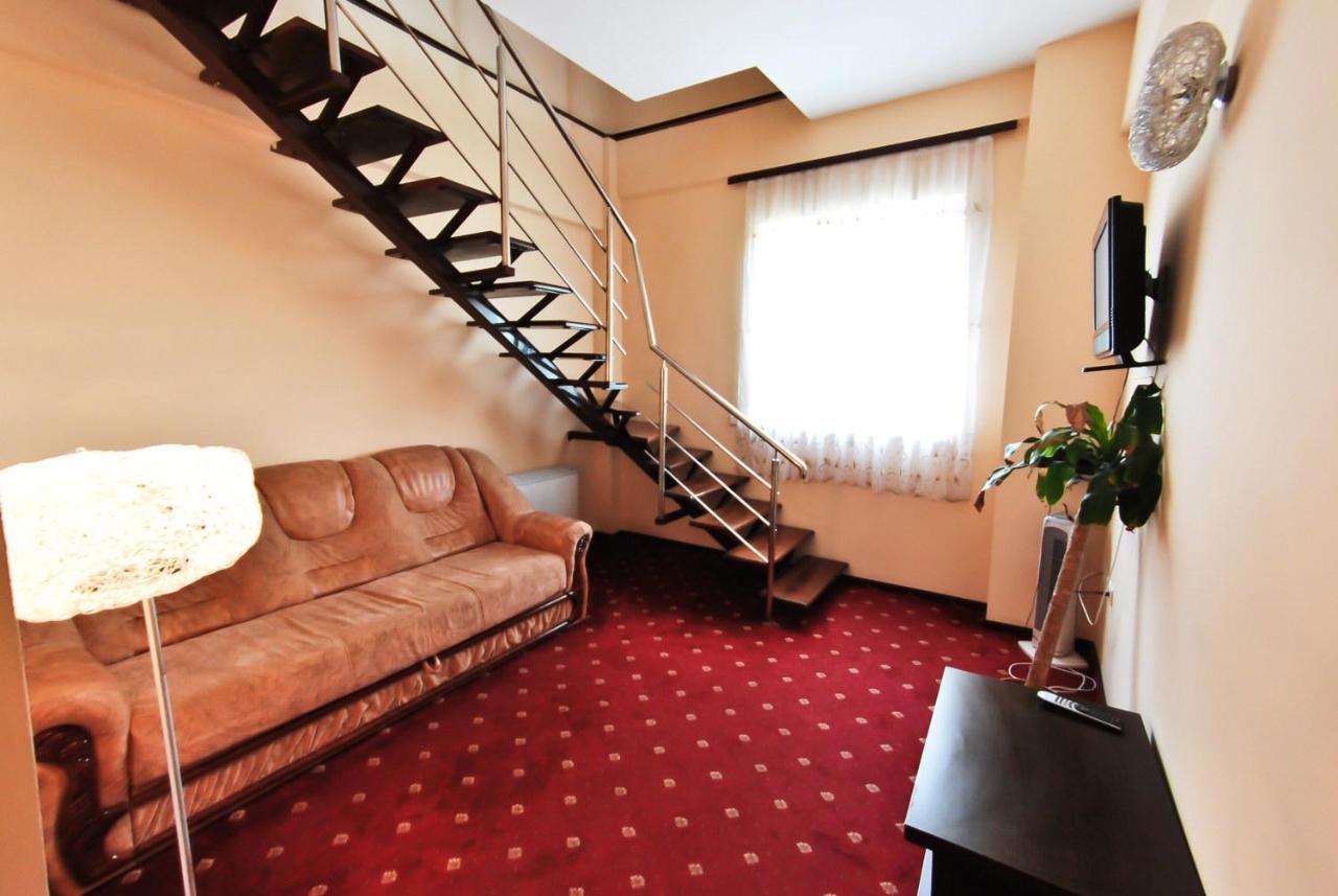 Hotel Magic Gt Trivale Piteşti Dış mekan fotoğraf