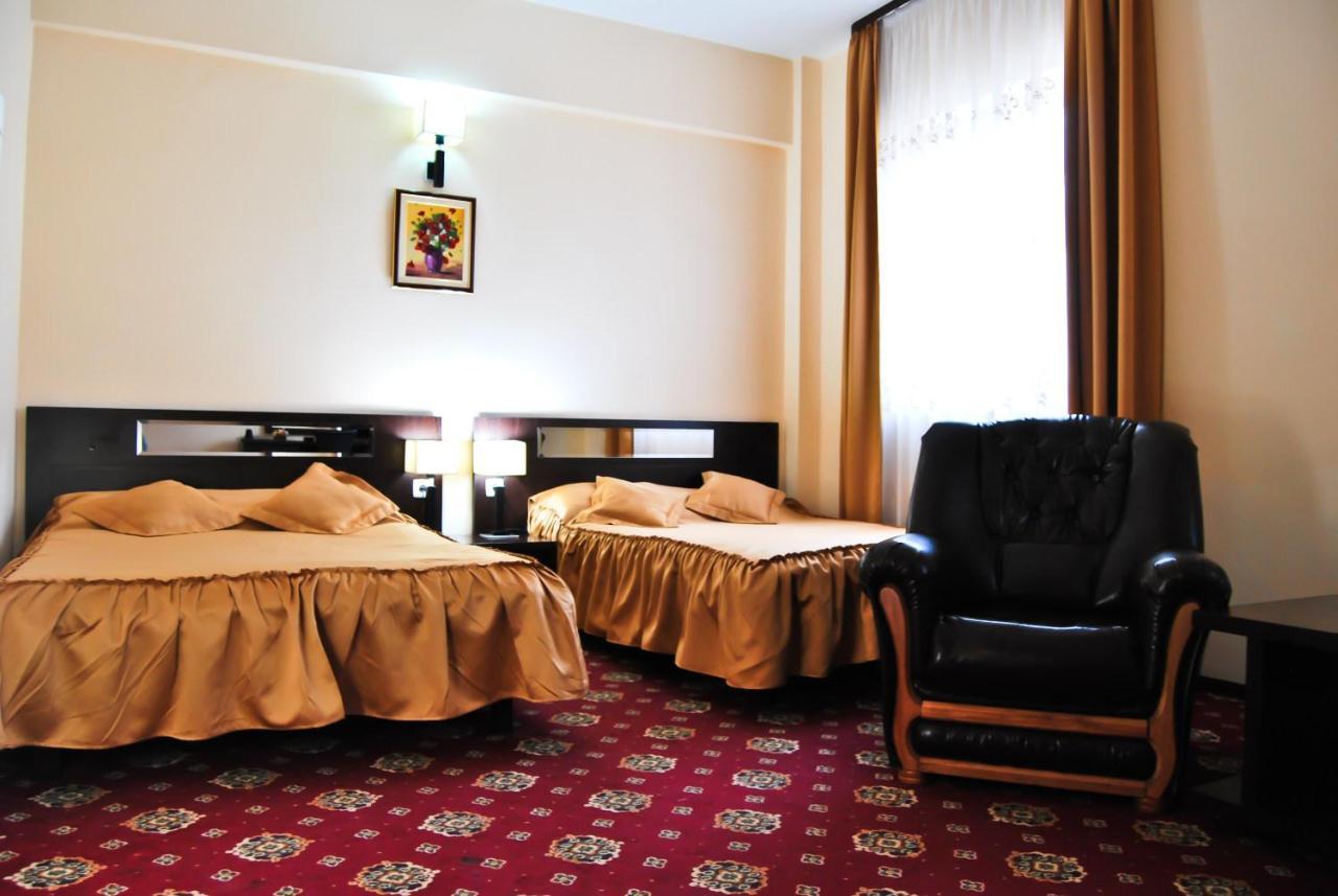 Hotel Magic Gt Trivale Piteşti Dış mekan fotoğraf