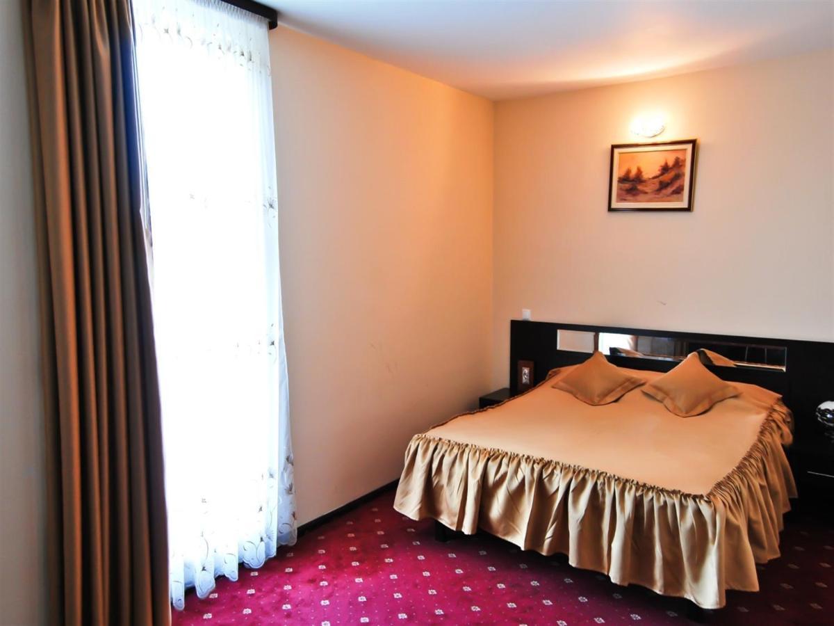 Hotel Magic Gt Trivale Piteşti Dış mekan fotoğraf
