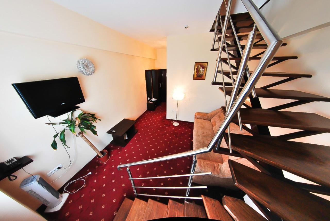 Hotel Magic Gt Trivale Piteşti Dış mekan fotoğraf