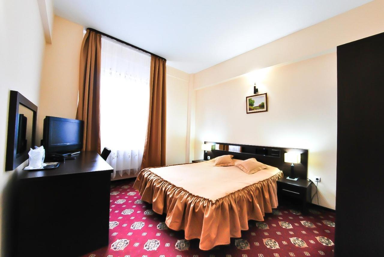 Hotel Magic Gt Trivale Piteşti Dış mekan fotoğraf