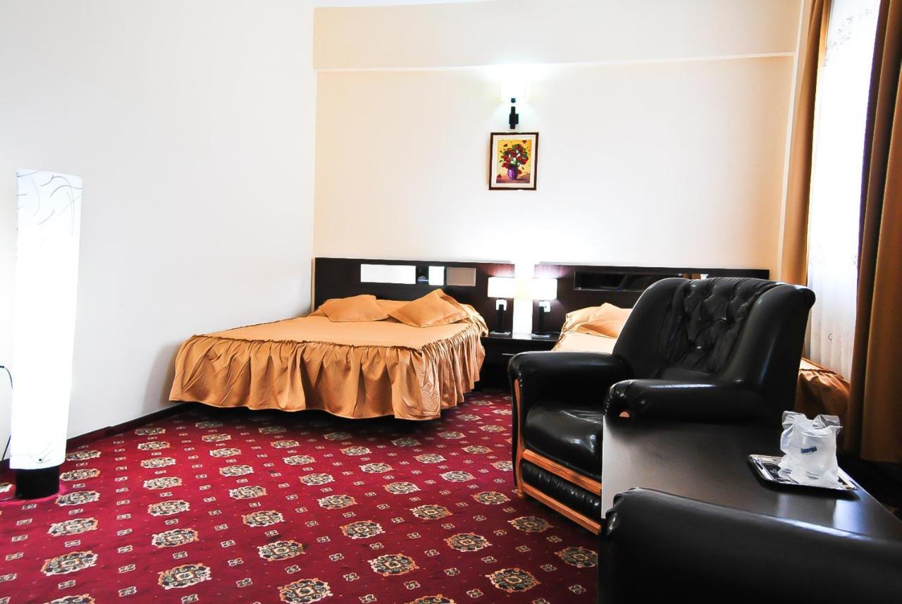 Hotel Magic Gt Trivale Piteşti Dış mekan fotoğraf
