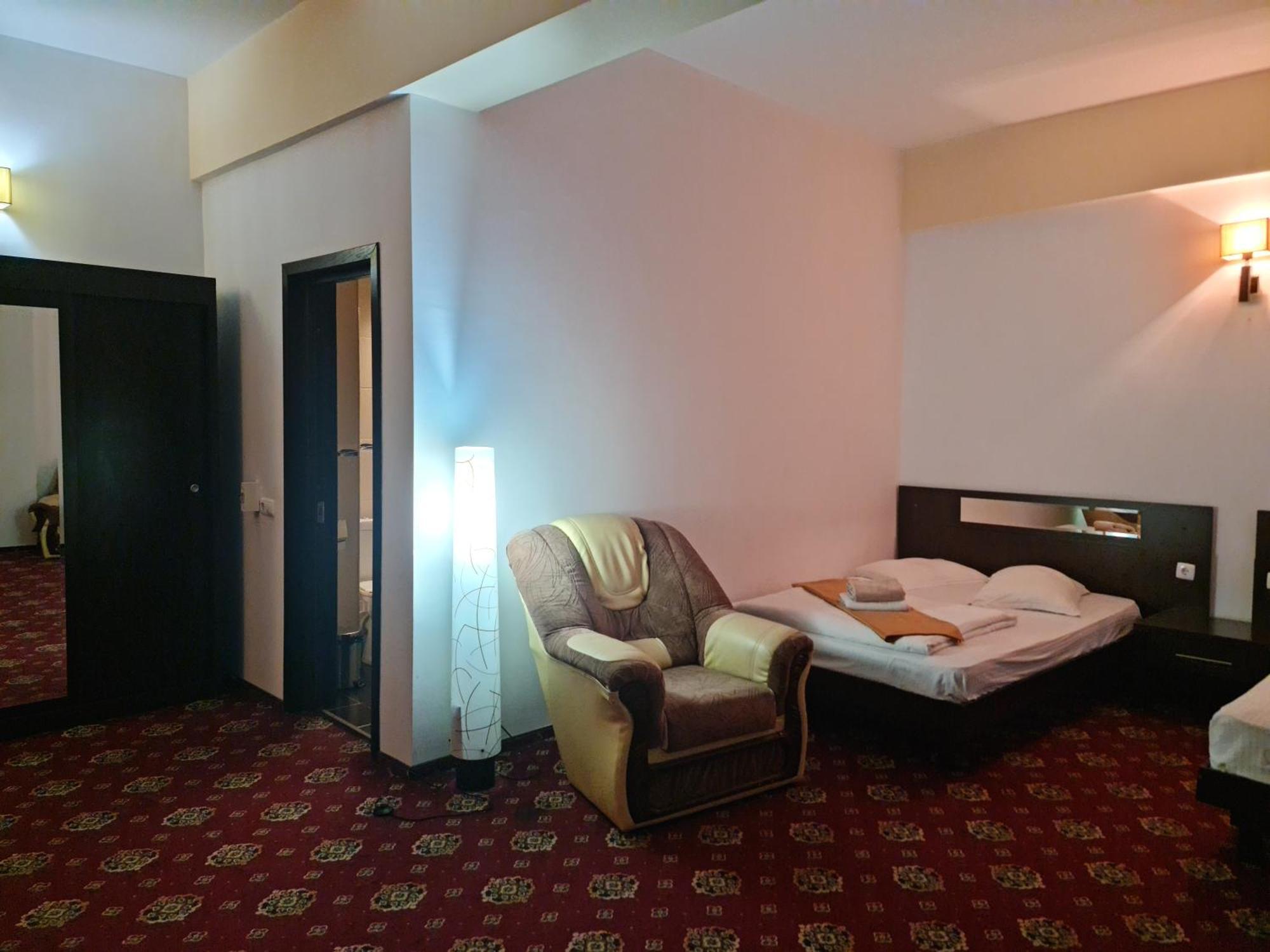 Hotel Magic Gt Trivale Piteşti Dış mekan fotoğraf