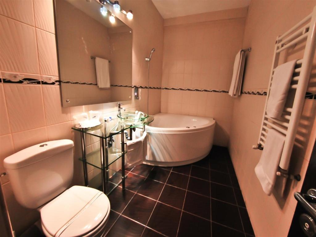 Hotel Magic Gt Trivale Piteşti Oda fotoğraf