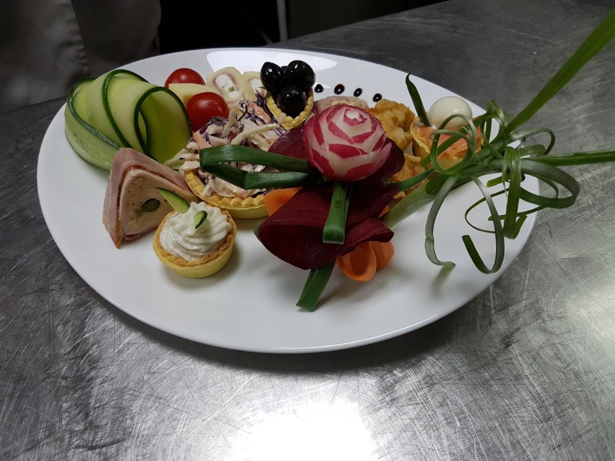 Hotel Magic Gt Trivale Piteşti Dış mekan fotoğraf