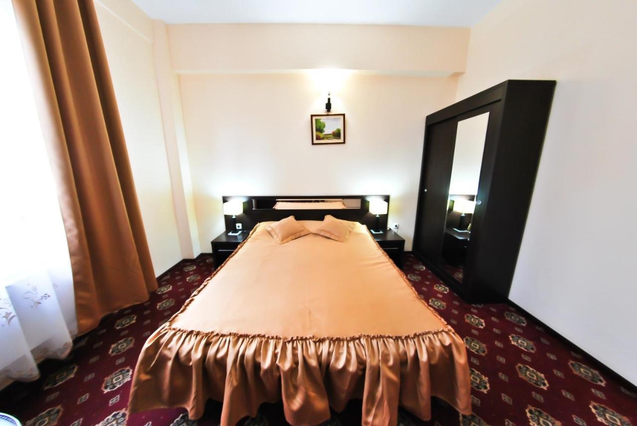 Hotel Magic Gt Trivale Piteşti Dış mekan fotoğraf
